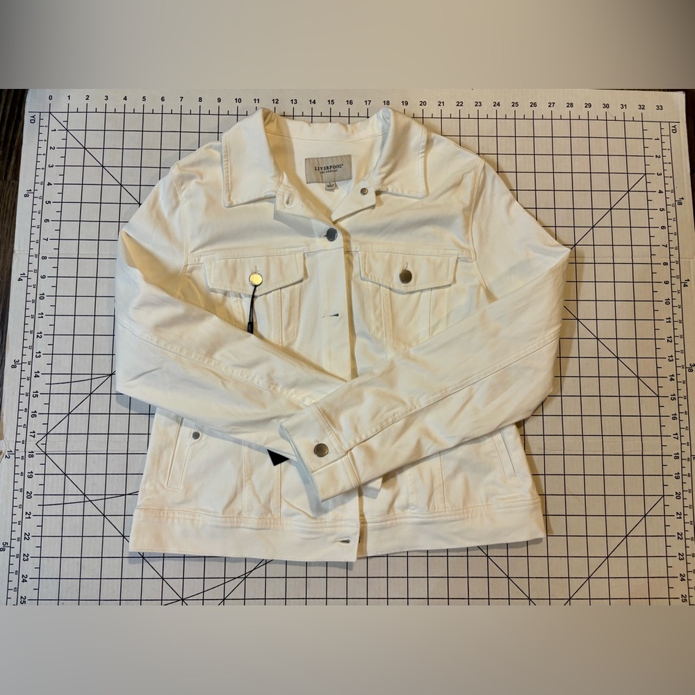 NWT Liverpool Women’s‎ Size Large White Denim Jacket